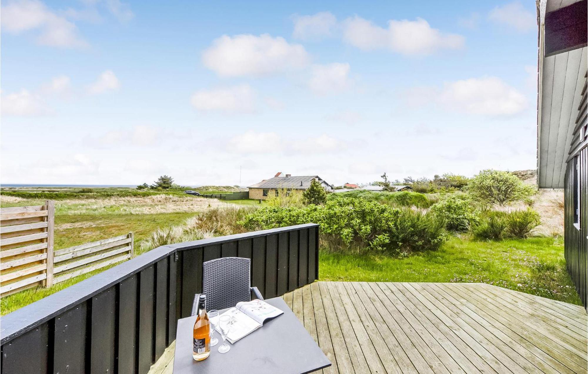 3 Bedroom Awesome Home In Hvide Sande Eksteriør billede